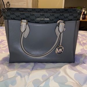 Michael Kors Cross body tote